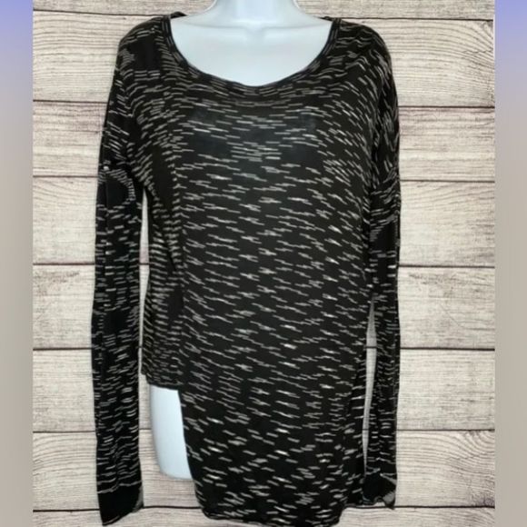 BCBGMAXAZRIA Asymmetrical Long Sleeve Knit Scoop Neck Light Sweater Top - Picture 9 of 9